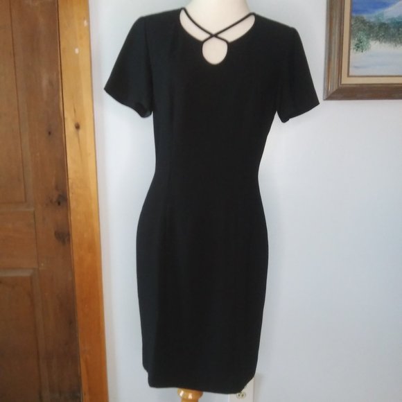 Liz Claiborne Dresses & Skirts - Liz Claiborne LBD black dress Petite 8
